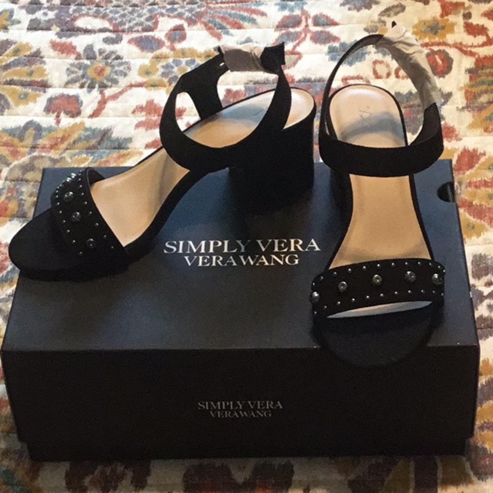 NWT - Simply Vera Wang Heels